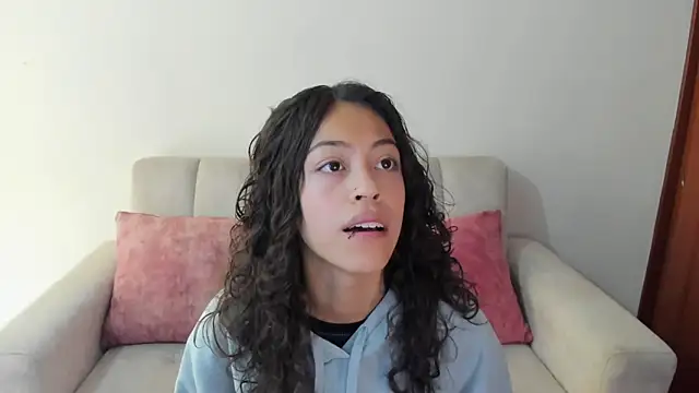 emily jonessxx online show from November 5, 4:54 pm