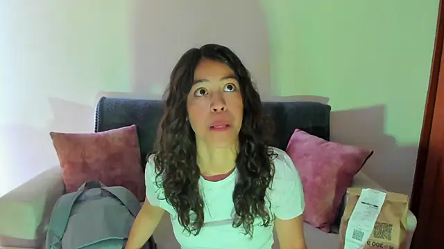 emily jonessxx online show from November 14, 6:44 pm