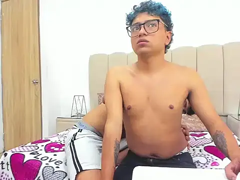 LiamANDJordan online show from November 11, 10:04 pm