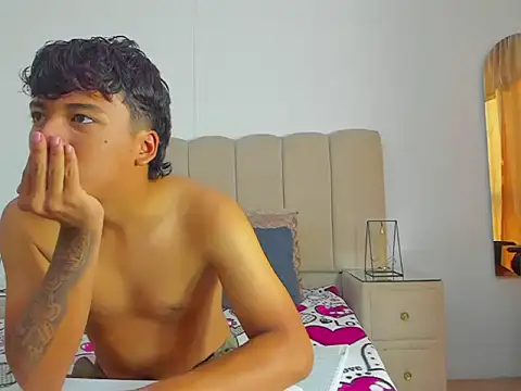 LiamANDJordan online show from November 12, 9:40 pm