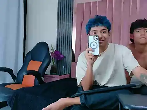 LiamANDJordan online show from October 29, 9:25 pm