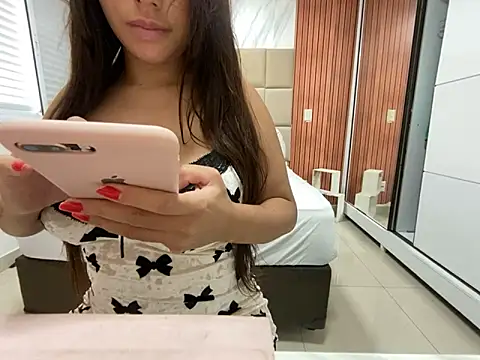 nathalia Silva online show from March 14, 7:09 pm