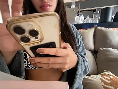 nathalia Silva online show from February 3, 5:40 pm