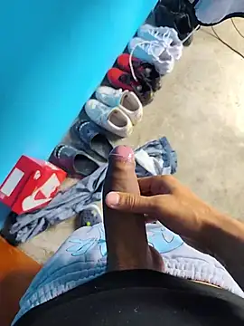 Snapshot of Scorpion05_ chatting on February 1, 6:17 pm Scorpion05 online show from February 1, 6:17 pm