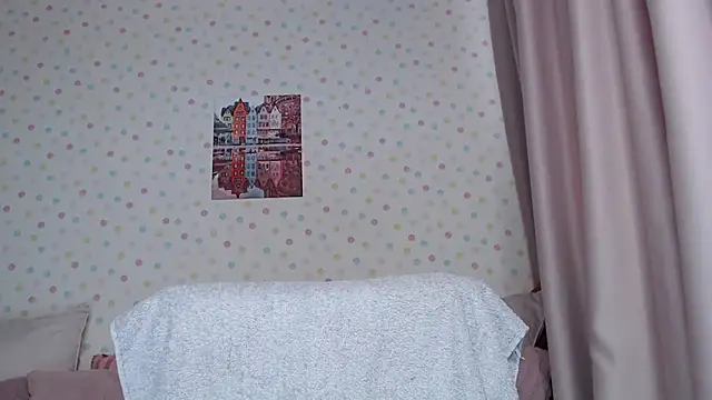 Snapshot of little_paw_ chatting on November 21, 6:23 am little paw online show from November 21, 6:23 am