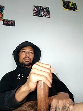 BigPrettyDick777 online show from February 12, 7:13 pm