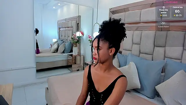 karolebonyy online show from November 2, 1:49 pm