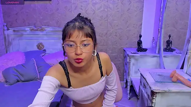 Snapshot of Noa_clk chatting on March 21, 1:51 am Noa clk online show from March 21, 1:51 am