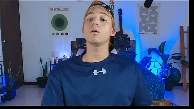 Snapshot of Habel__moretti chatting on February 8, 6:27 pm Habel moretti online show from February 8, 6:27 pm