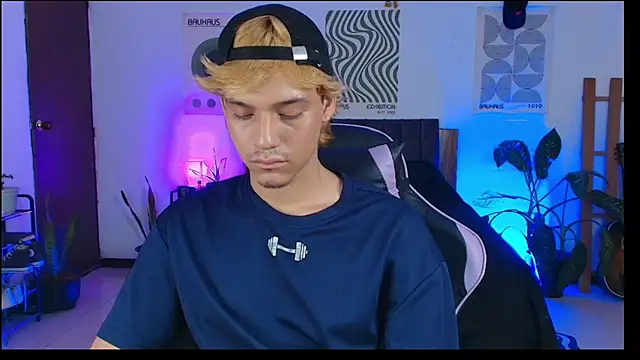 Snapshot of Habel__moretti chatting on February 17, 6:05 pm Habel moretti online show from February 17, 6:05 pm