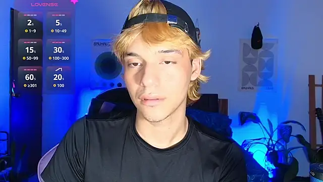 Snapshot of Habel__moretti chatting on March 1, 7:14 pm Habel moretti online show from March 1, 7:14 pm