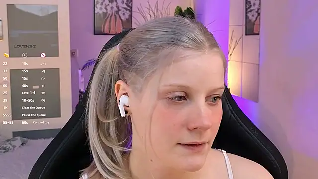 ShineJoan online show from November 21, 9:47 pm