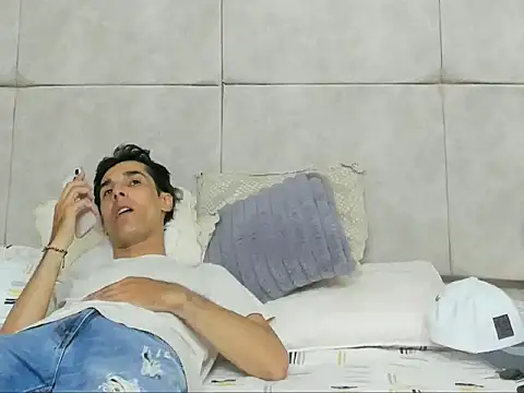 Snapshot of jupiter_333 chatting on November 13, 7:51 pm jupiter 333 online show from November 13, 7:51 pm