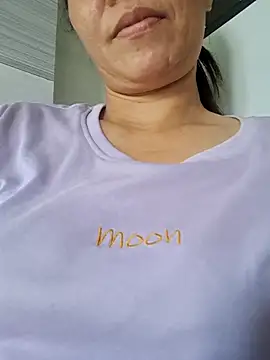 Snapshot of mymywet23 chatting on October 22, 6:24 am mymywet23 online show from October 22, 6:24 am