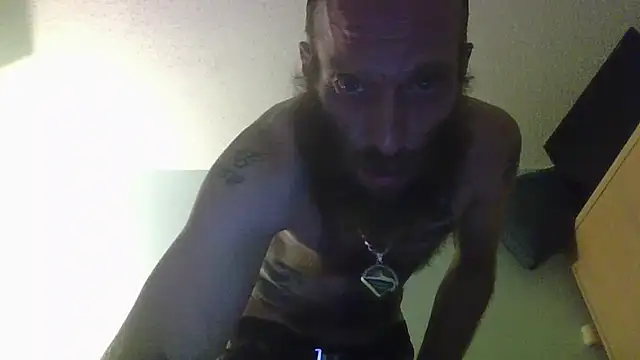 Snapshot of KosherCo313 chatting on October 28, 4:24 am KosherCo313 online show from October 28, 4:24 am