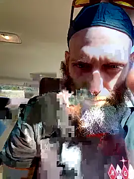 Snapshot of KosherCo313 chatting on October 31, 3:52 pm KosherCo313 online show from October 31, 3:52 pm