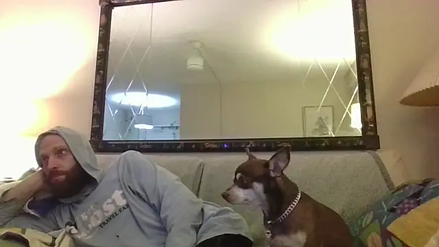 Snapshot of KosherCo313 chatting on December 18, 3:00 am KosherCo313 online show from December 18, 3:00 am