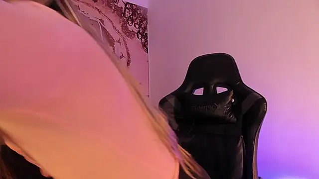 DannysaStar  online show from November 28, 6:24 am