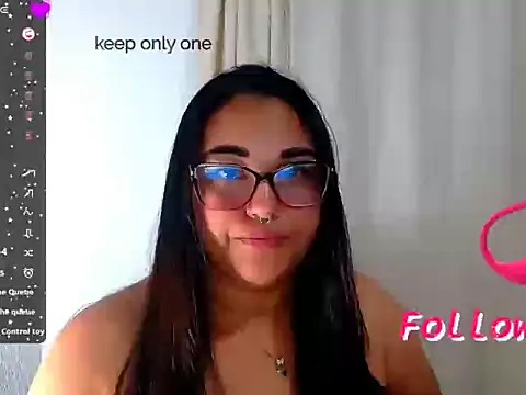 Snapshot of mira_cherry02 chatting on February 3, 2:53 am mira cherry02 online show from February 3, 2:53 am