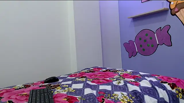 Snapshot of katty18love18 chatting on November 16, 12:48 am katty18love18 online show from November 16, 12:48 am