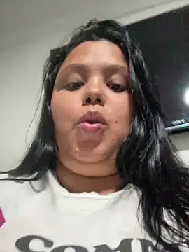 Snapshot of jasminboobs_ chatting on December 13, 9:32 pm jasminboobs online show from December 13, 9:32 pm