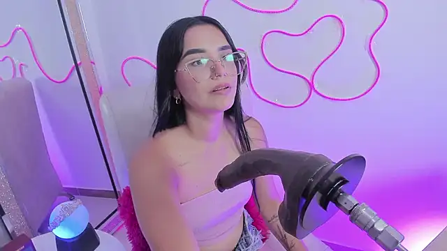 laana foxx online show from February 23, 1:51 am