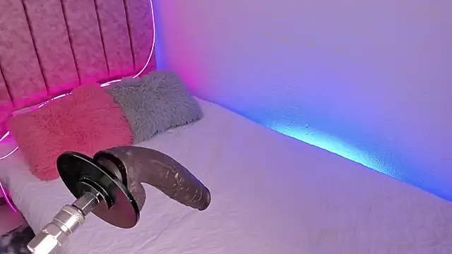 laana foxx online show from May 18, 11:31 pm