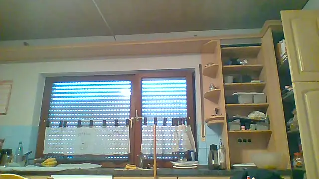 Snapshot of tommy3300 chatting on October 31, 7:05 am tommy3300 online show from October 31, 7:05 am