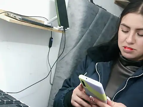 Alejos2025 online show from March 21, 1:07 am