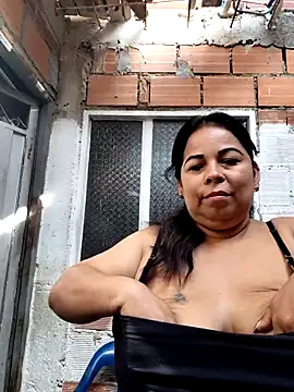 Snapshot of mother2-divorced chatting on November 2, 1:27 pm mother2-divorced online show from November 2, 1:27 pm