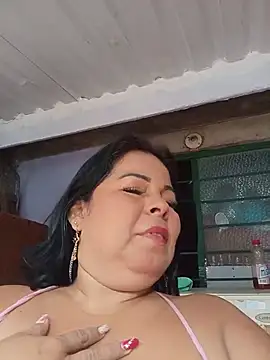 Snapshot of mother2-divorced chatting on June 6, 2:00 pm mother2-divorced online show from June 6, 2:00 pm