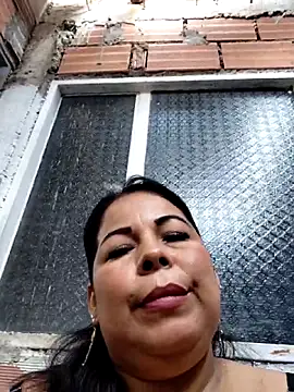 Snapshot of mother2-divorced chatting on October 31, 1:30 pm mother2-divorced online show from October 31, 1:30 pm