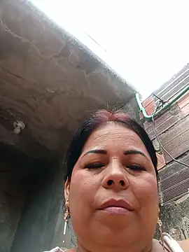 Snapshot of mother2-divorced chatting on June 19, 1:39 pm mother2-divorced online show from June 19, 1:39 pm