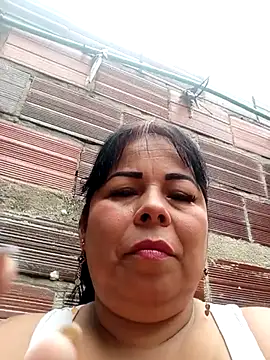 Snapshot of mother2-divorced chatting on June 16, 1:33 pm mother2-divorced online show from June 16, 1:33 pm