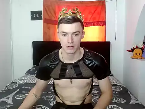 Snapshot of Ken_bigcum_77 chatting on October 25, 3:56 pm Ken bigcum 77 online show from October 25, 3:56 pm