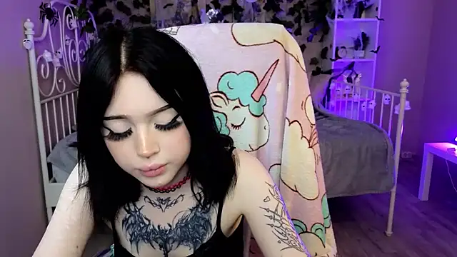 Emma Kirks online show from November 1, 11:04 am