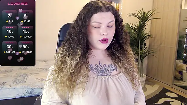 GwenSummers online show from November 15, 3:43 am