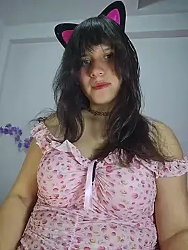Snapshot of Kitty_Kalifa chatting on June 21, 1:11 am Kitty Kalifa online show from June 21, 1:11 am