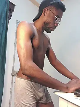 Snapshot of Suamyst_25 chatting on November 5, 5:05 pm Suamyst 25 online show from November 5, 5:05 pm