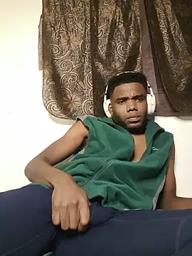 Snapshot of Suamyst_25 chatting on November 18, 5:00 am Suamyst 25 online show from November 18, 5:00 am