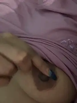 Snapshot of Cute_Marina chatting on November 22, 2:43 am Cute Marina online show from November 22, 2:43 am