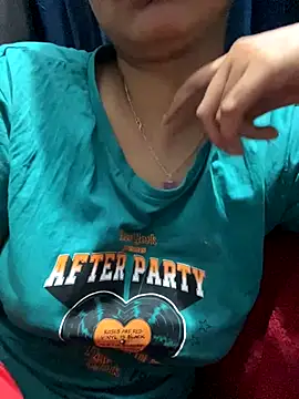 Snapshot of Cute_Marina chatting on November 22, 3:33 pm Cute Marina online show from November 22, 3:33 pm