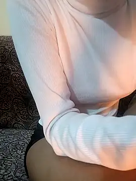 Snapshot of Fuck_me_babyy chatting on November 20, 3:40 am Fuck me babyy online show from November 20, 3:40 am