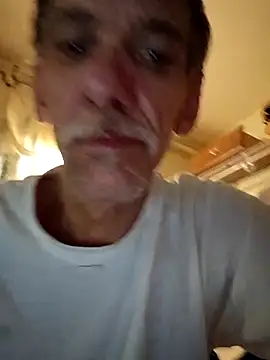 qqwcjb online show from December 4, 6:23 am