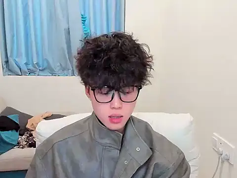 L1kuto online show from November 8, 8:18 am