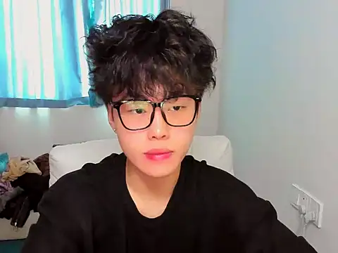 L1kuto online show from November 4, 2:48 am