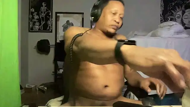 Snapshot of OnGodV1Ooutta10 chatting on November 3, 5:56 am OnGodV1Ooutta10 online show from November 3, 5:56 am