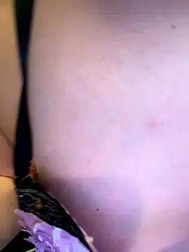 Snapshot of Emily-y chatting on November 3, 1:26 pm Emily-y online show from November 3, 1:26 pm