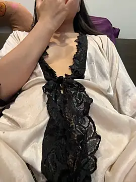 Snapshot of Emily-y chatting on October 25, 12:50 pm Emily-y online show from October 25, 12:50 pm