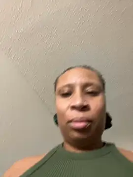 Snapshot of CreammieDelite chatting on November 1, 4:52 am CreammieDelite online show from November 1, 4:52 am